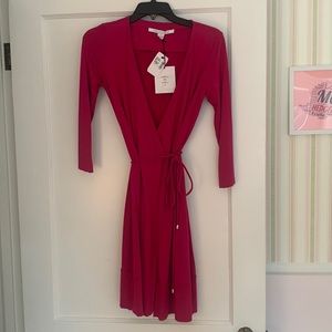 Brught pink diane von furstenberg wrap dreas.  NWT perfect for valentines day!